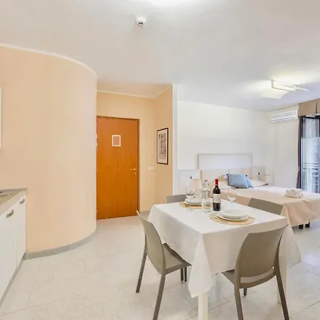 Isa - In Just 150 Mt From The 3* Alghero