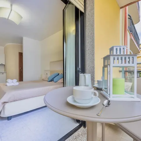 Aparthotel Isa - In Just 150 Mt From The